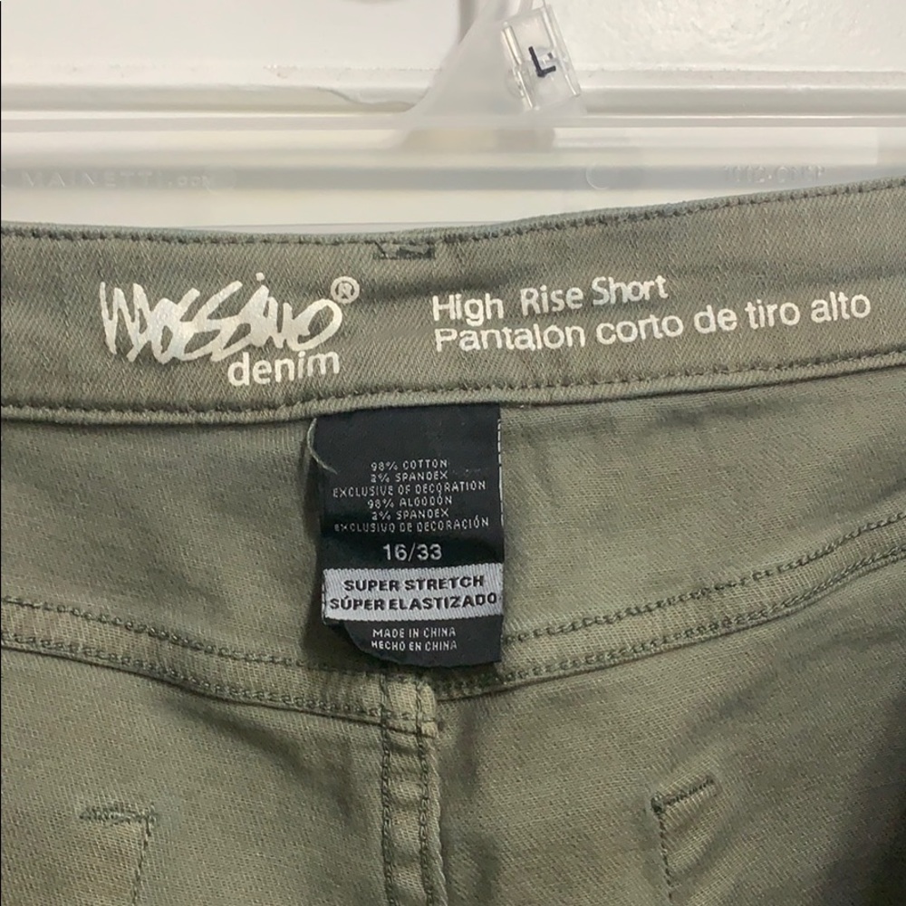 Shorts - Picture 7 of 7